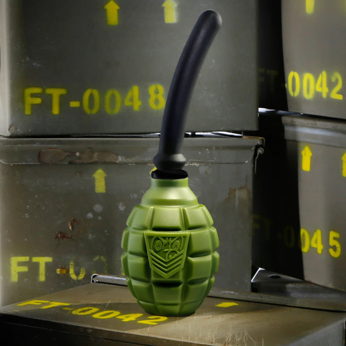 Ribbed Grenade Grip: Grenade Anal Douche Bulb, Fort Troff