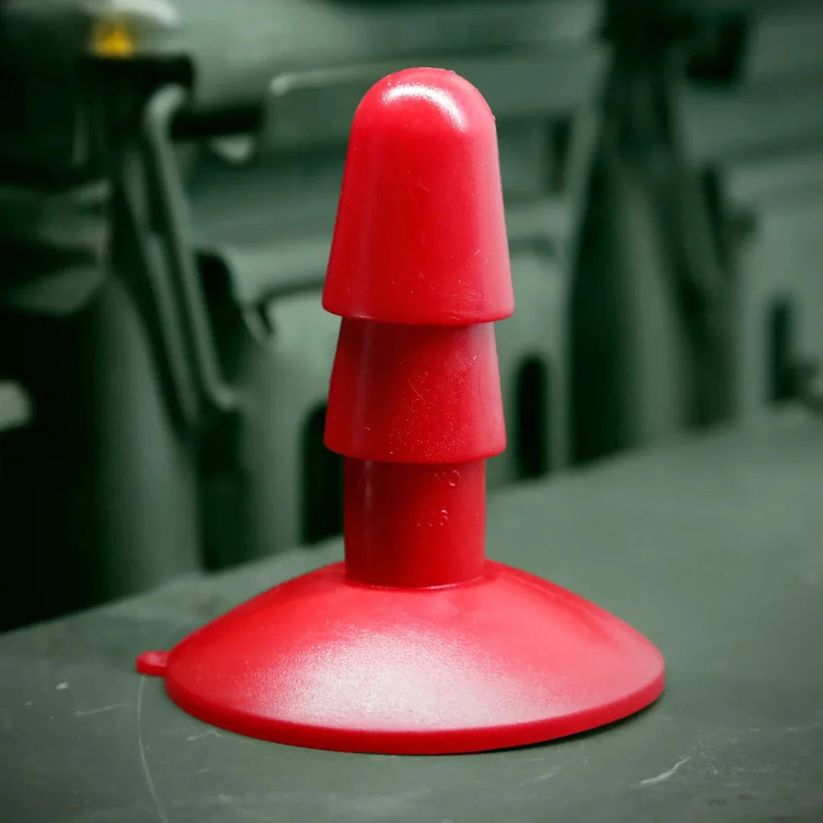 Sticks Where You Want It: Vac-U-Lock Suction Cup Base, Fort Troff