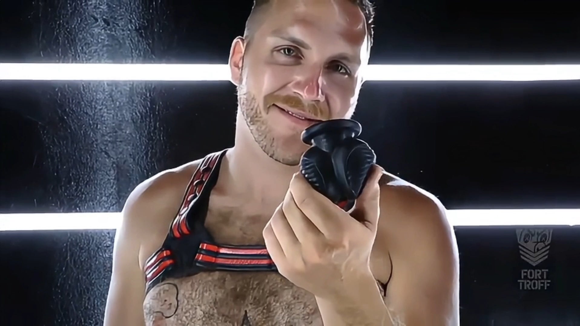 Ball Bunker video, 2-in-1 Ball Armor and Stretcher in use, Fort Troff